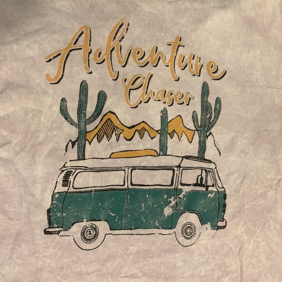 Caution to the Wind “Adventure Chaser” cropped T-shirt sz M - Picture 3 of 5